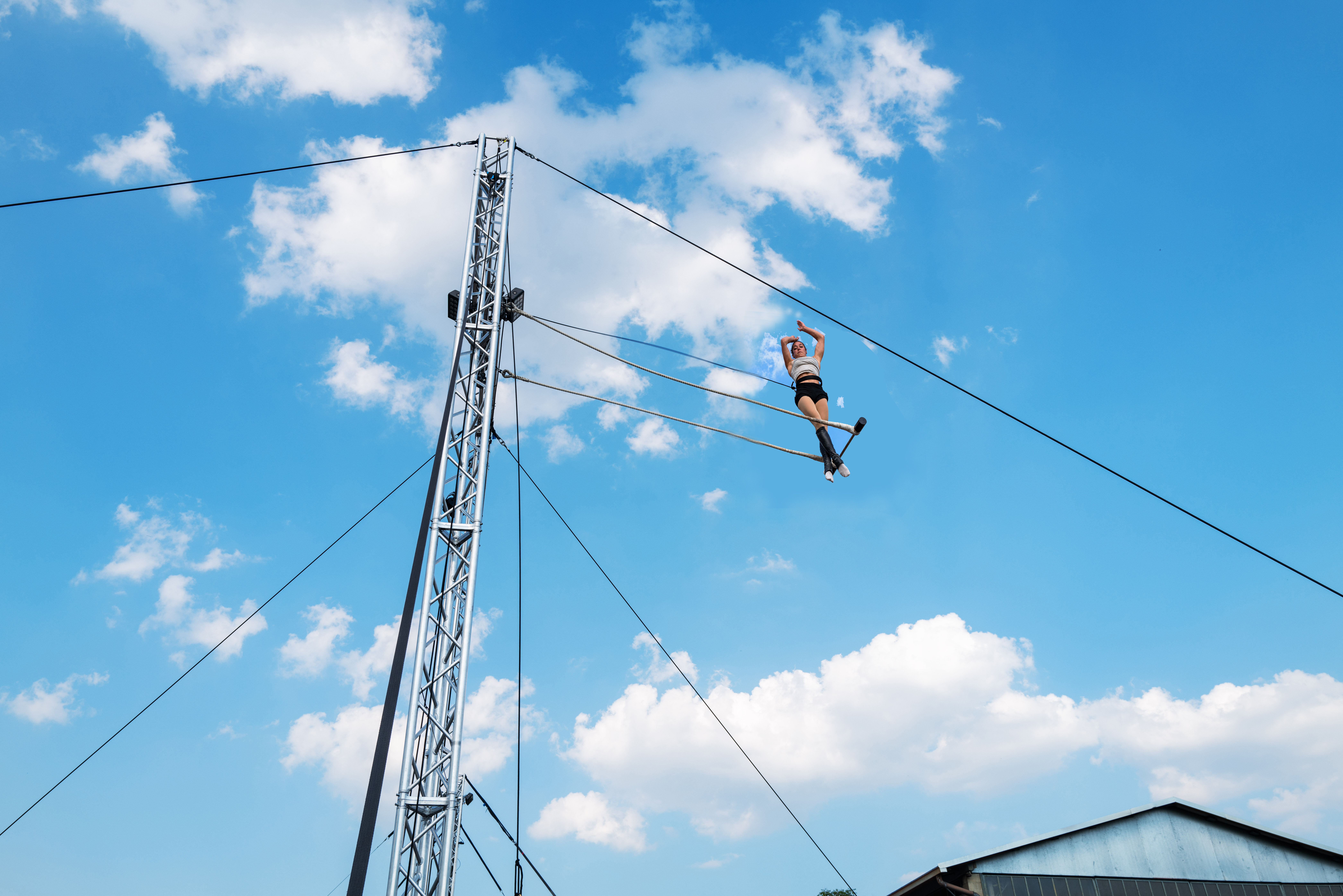 Federica Pini Sandrelli al trapezio ballant